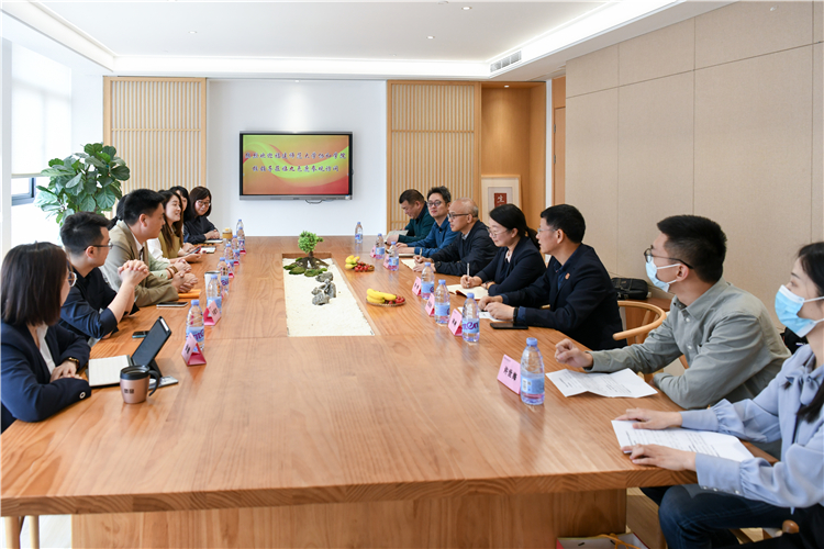 20220505院党委常务副书记应贵勇带领外语系访企拓岗促就业(九色鹿) 林响摄 (1).jpg