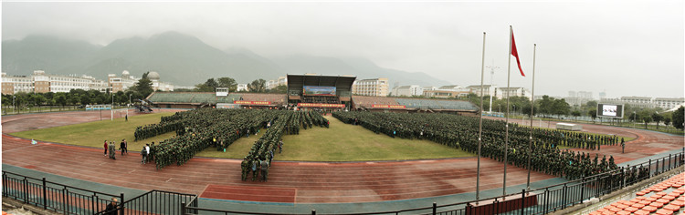20160107我院学生参加福建师大2015级军训开训式 朱高航 (2) - 副本.jpg