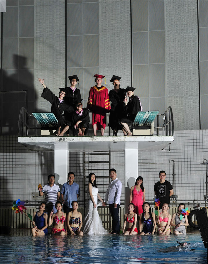 20160619老师与学生学姐院长合影与2007级学长婚纱合影 (2).jpg
