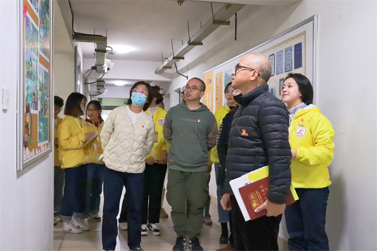 20211207院党委常务副书记应贵勇对话学生记者共话新闻宣传工作 (4).jpg