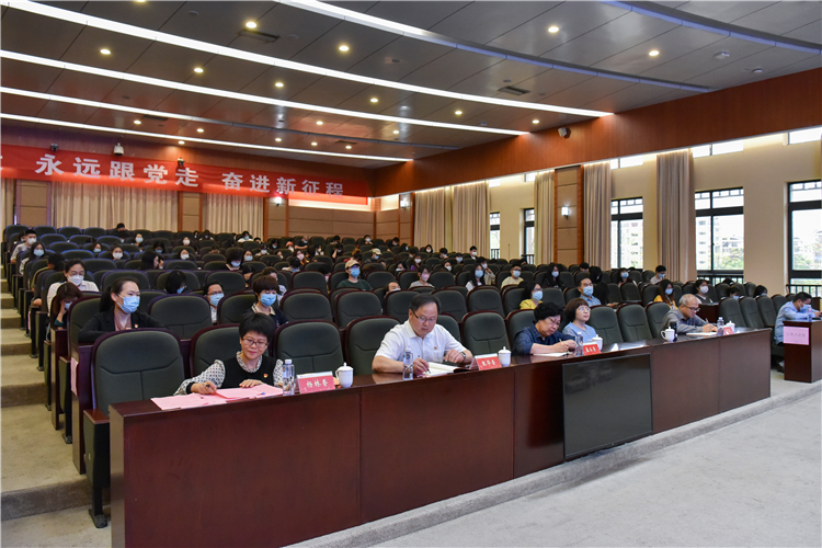 20220427”培根铸魂 启智润心“师生成长经验交流 杨竞雯摄 (12).jpg