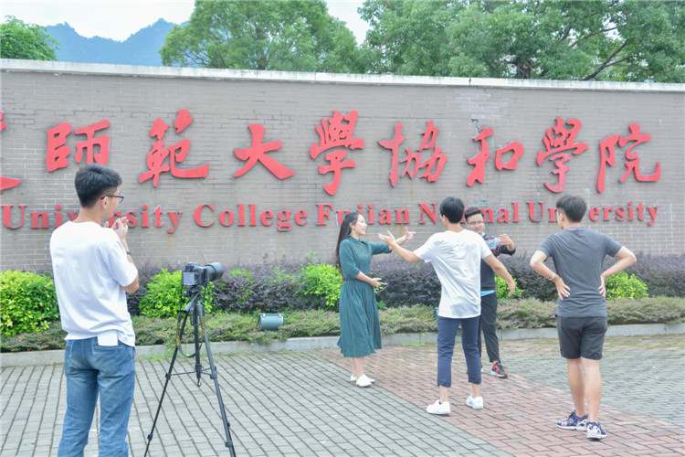 朗诵活动拍摄现场_副本.jpg