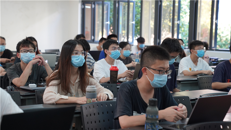202109132021级新生开学第一课 林响摄 (1).JPG