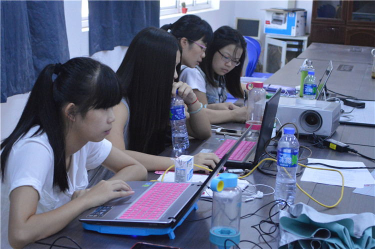 【数学建模比赛】我系学生参加数学建模大赛.JPG