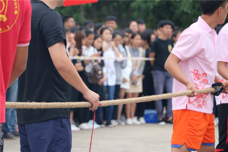 “我都使用洪荒之力了” 院第六届体育节拔河比赛顺利结束2.jpg