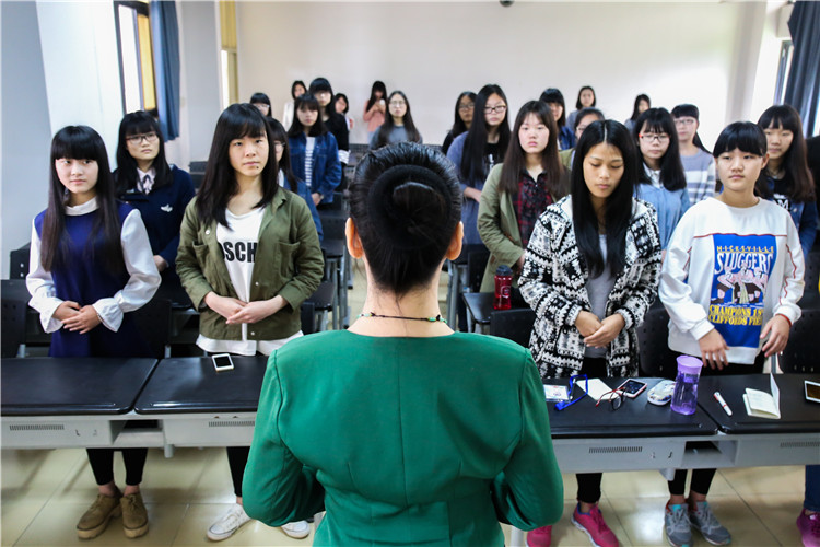 女大学生创业班之形体塑形课.jpg